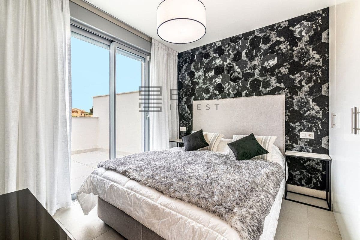 2 Zimmer Penthouse zu verkaufen in La Cala de Mijas mit Pool - 895.000 € (Ref: 9694576)