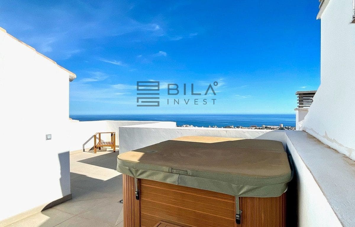 3 bedroom Penthouse for sale in Benalmadena with pool - € 680,000 (Ref: 9694578)