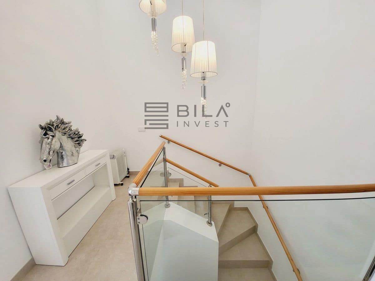 3 sovrum Hus till salu i Miraflores med pool garage - 599 000 € (Ref: 9694579)