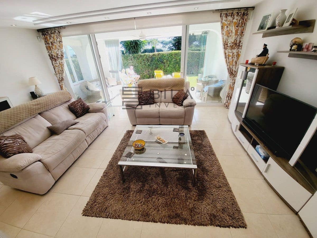 3 sovrum Hus till salu i Miraflores med pool garage - 599 000 € (Ref: 9694579)