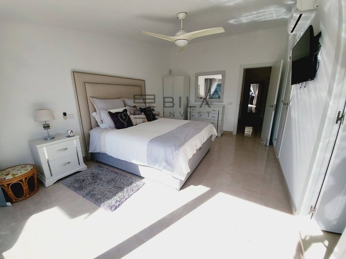 3 sovrum Hus till salu i Miraflores med pool garage - 599 000 € (Ref: 9694579)