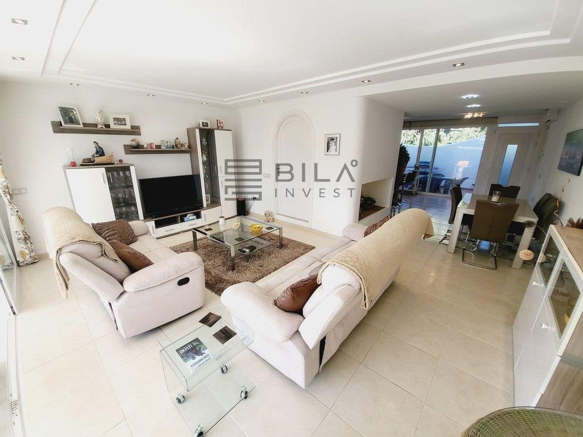 3 sovrum Hus till salu i Miraflores med pool garage - 599 000 € (Ref: 9694579)