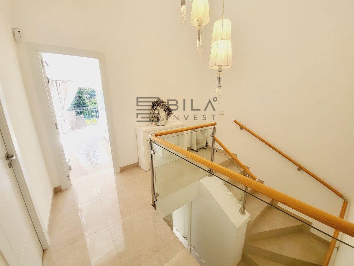 3 sovrum Hus till salu i Miraflores med pool garage - 599 000 € (Ref: 9694579)