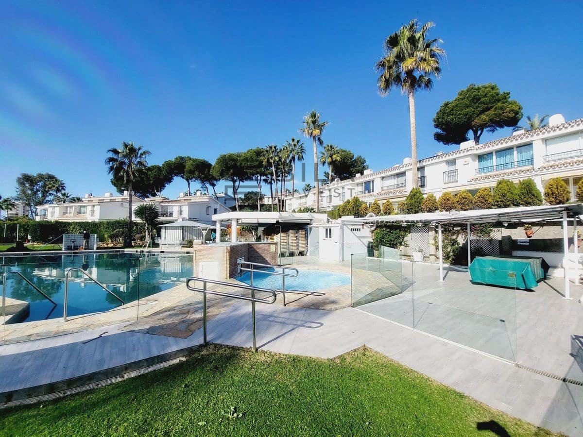 3 sovrum Hus till salu i Miraflores med pool garage - 599 000 € (Ref: 9694579)