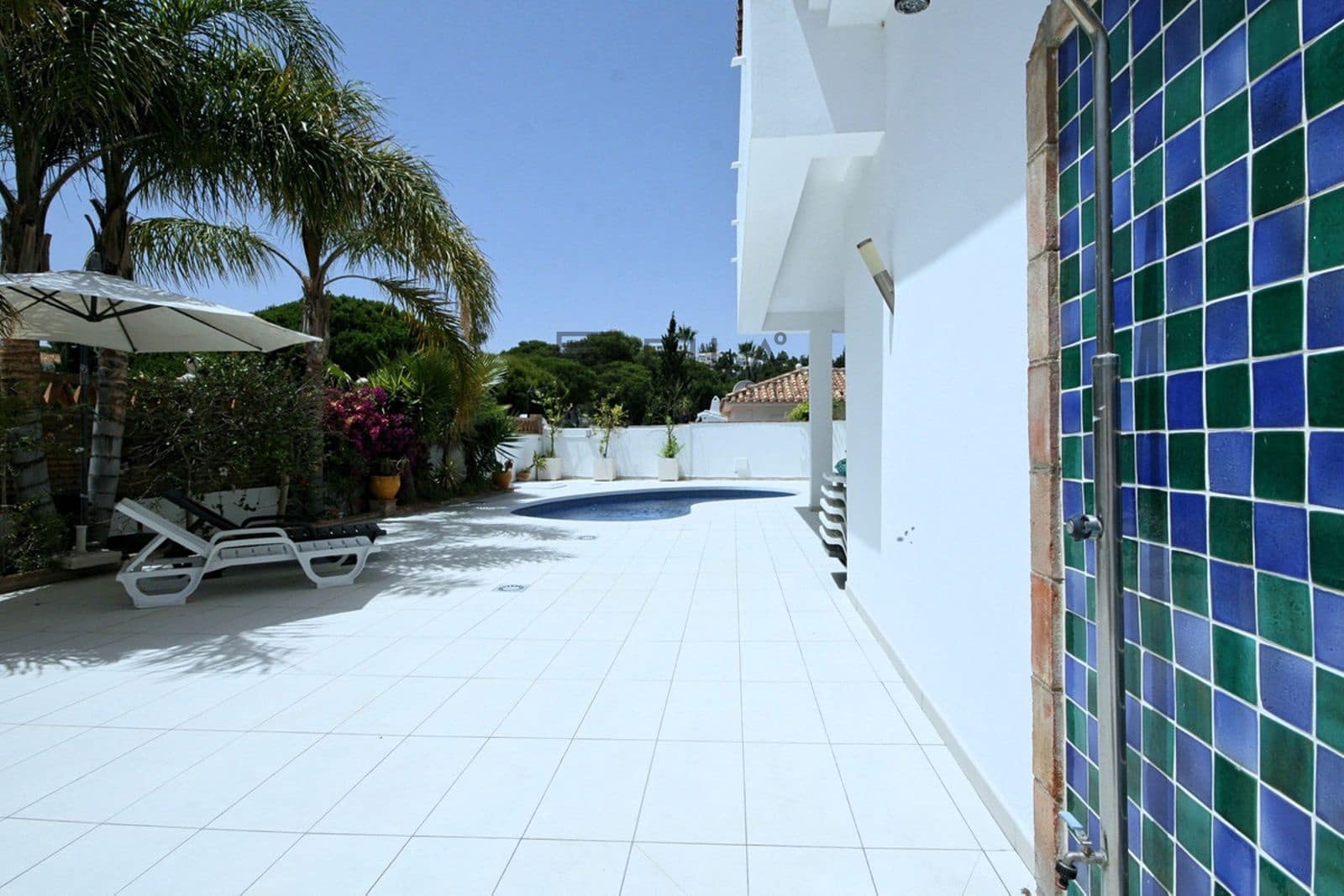 4 bedroom Villa for sale in La Cala de Mijas with pool garage - € 995,000 (Ref: 9714407)