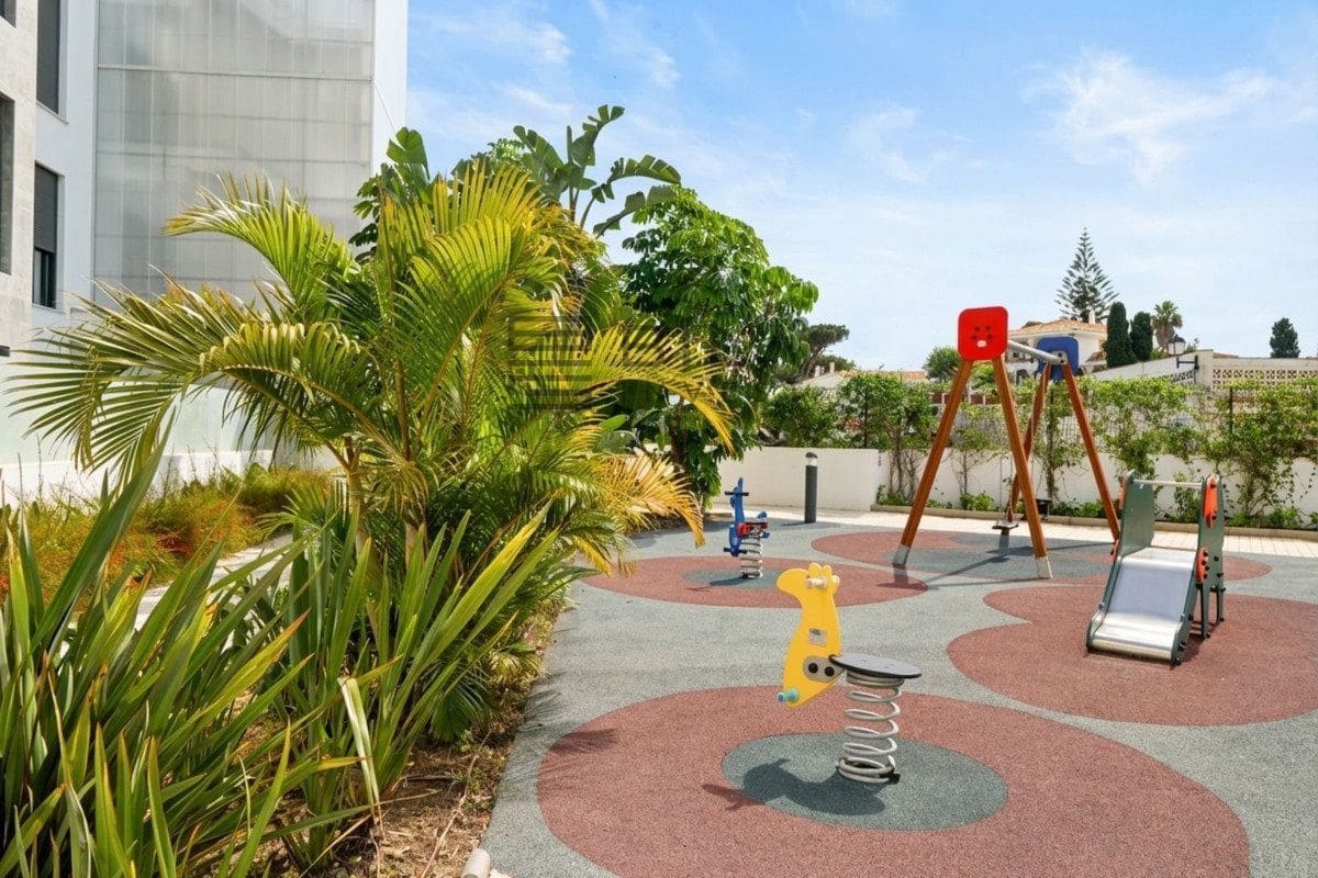 2 quarto Penthouse para venda em Fuengirola com piscina - 379 500 € (Ref: 9714410)