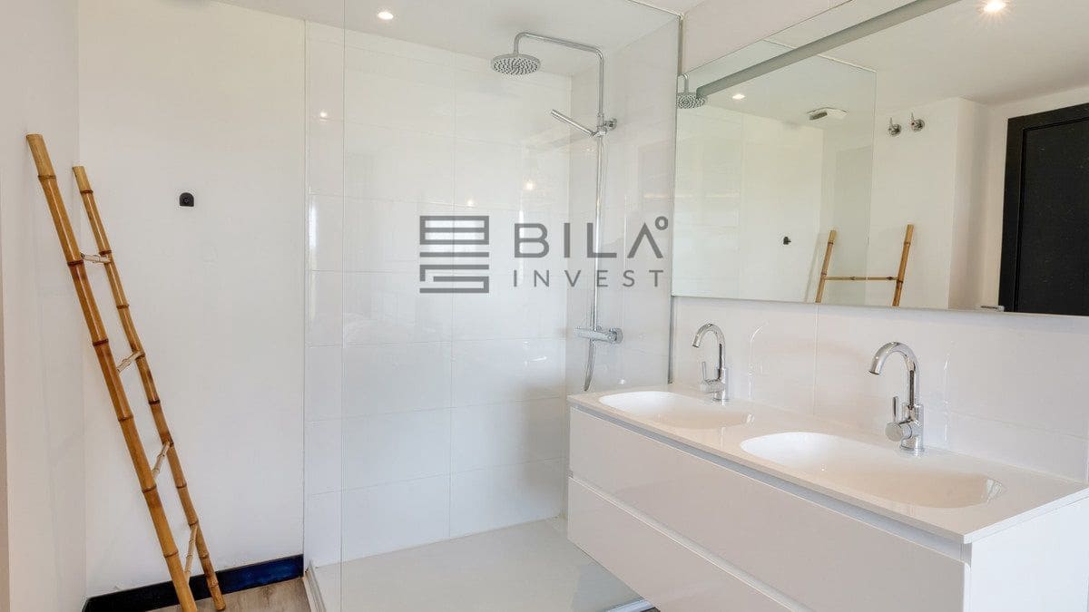 3 bedroom Flat for sale in Mijas Costa with pool garage - € 449,000 (Ref: 9714412)