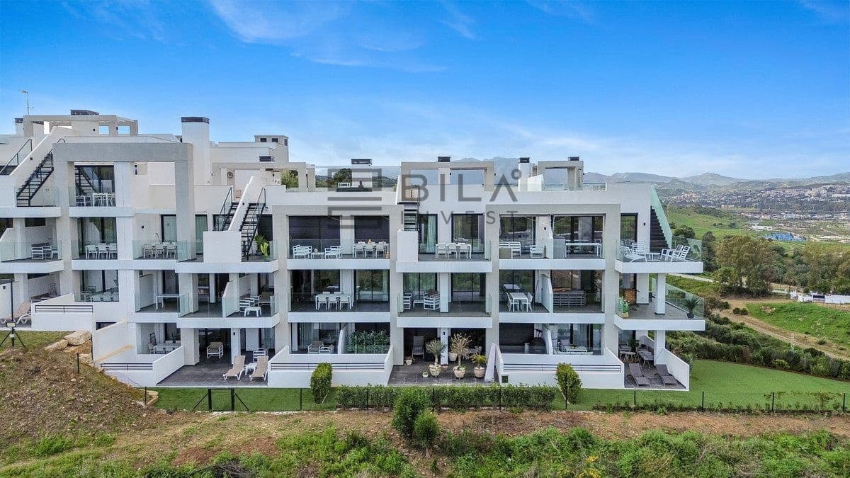 3 bedroom Flat for sale in Mijas Costa with pool garage - € 449,000 (Ref: 9714412)