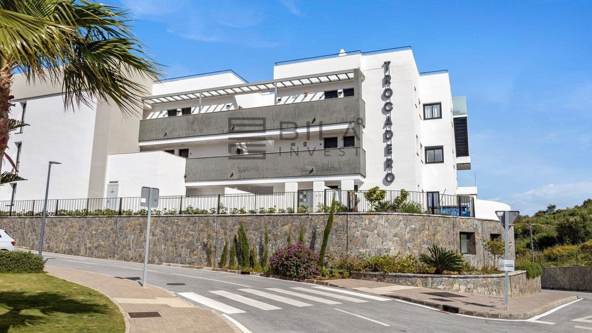 3 bedroom Flat for sale in Mijas Costa with pool garage - € 449,000 (Ref: 9714412)