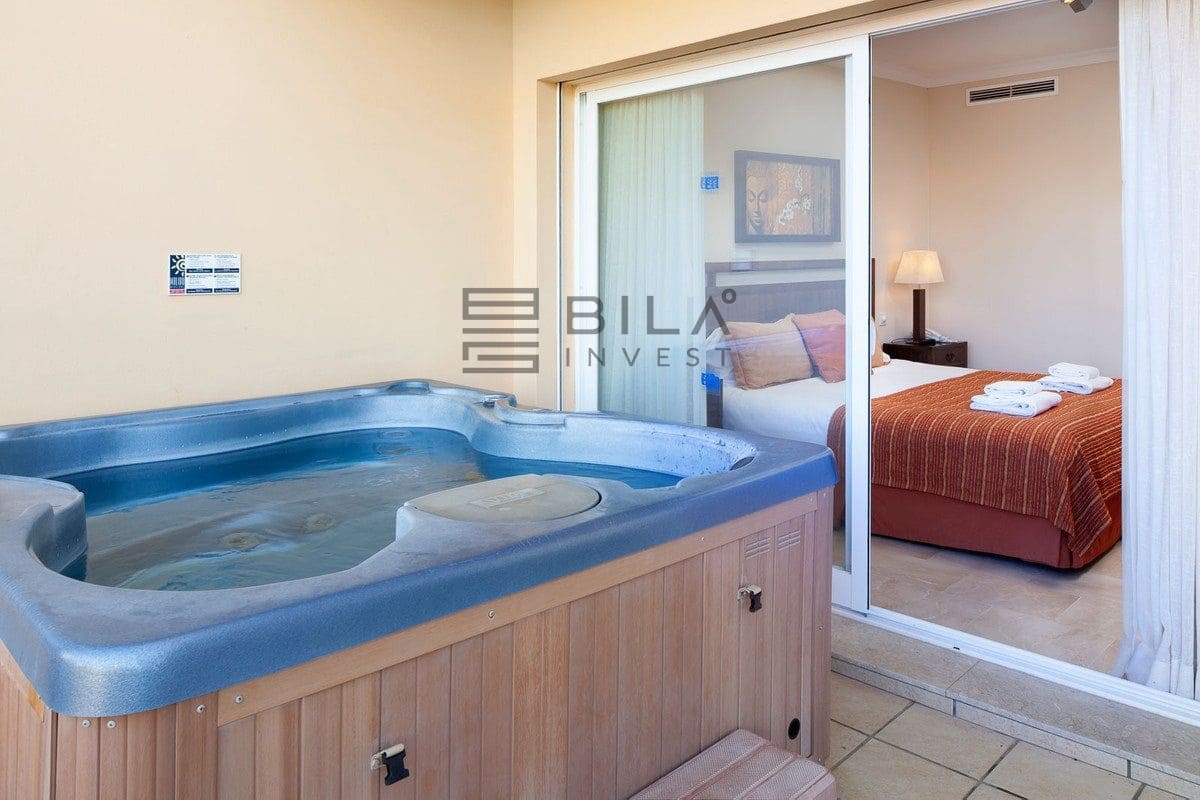 2 bedroom Flat for sale in El Faro with pool garage - € 399,000 (Ref: 9714414)