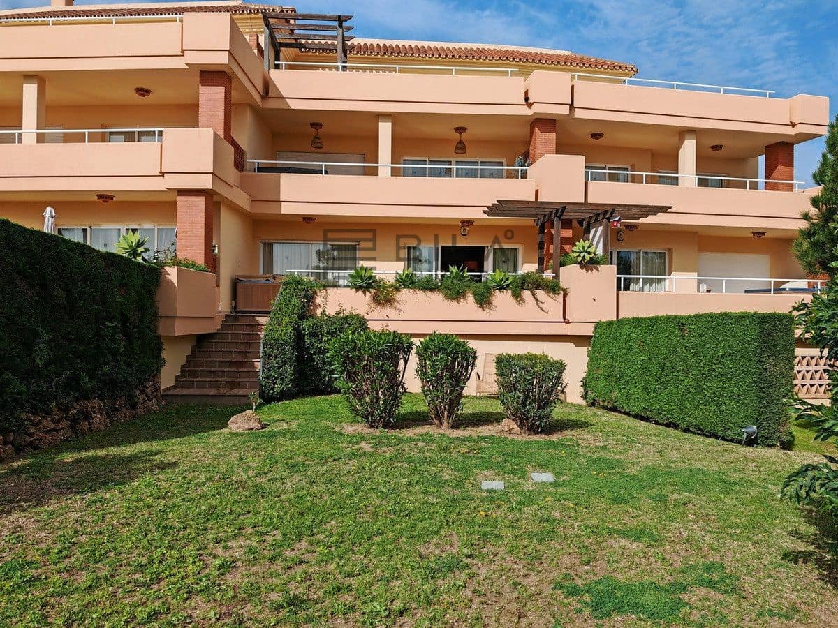 2 bedroom Flat for sale in El Faro with pool garage - € 399,000 (Ref: 9714414)