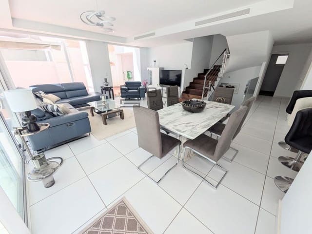 4 sovrum Villa till salu i Torremuelle, Benalmádena med pool garage - 879 000 € (Ref: 9714418)