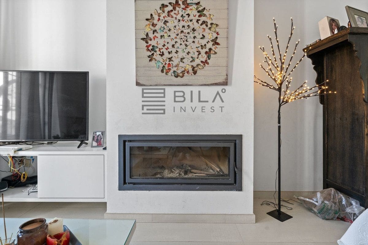 3 bedroom Villa for sale in La Sierrezuela with pool garage - € 649,000 (Ref: 9714420)