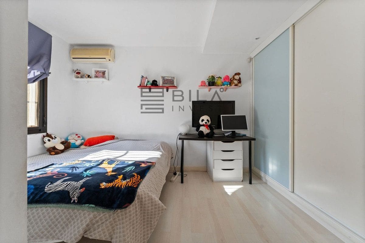 3 bedroom Villa for sale in La Sierrezuela with pool garage - € 649,000 (Ref: 9714420)