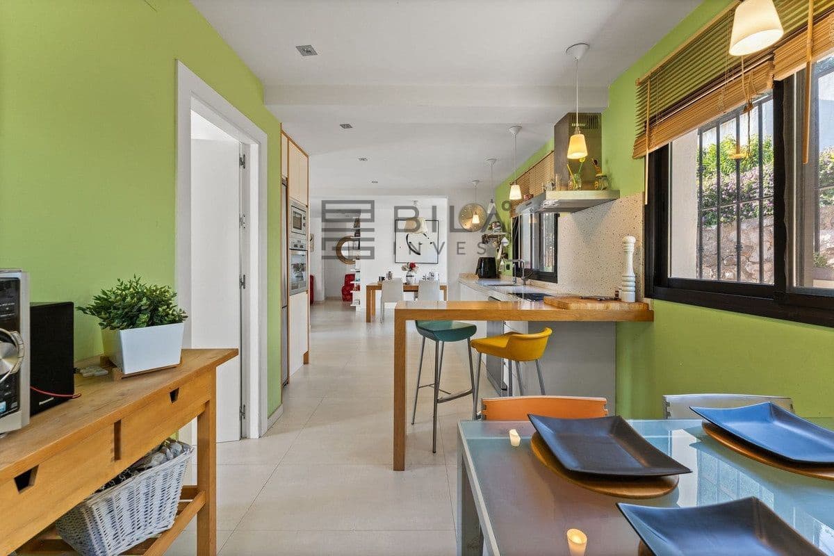 3 bedroom Villa for sale in La Sierrezuela with pool garage - € 649,000 (Ref: 9714420)