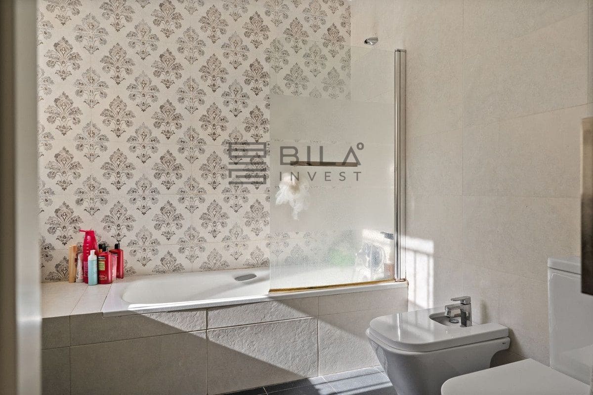 3 bedroom Villa for sale in La Sierrezuela with pool garage - € 649,000 (Ref: 9714420)