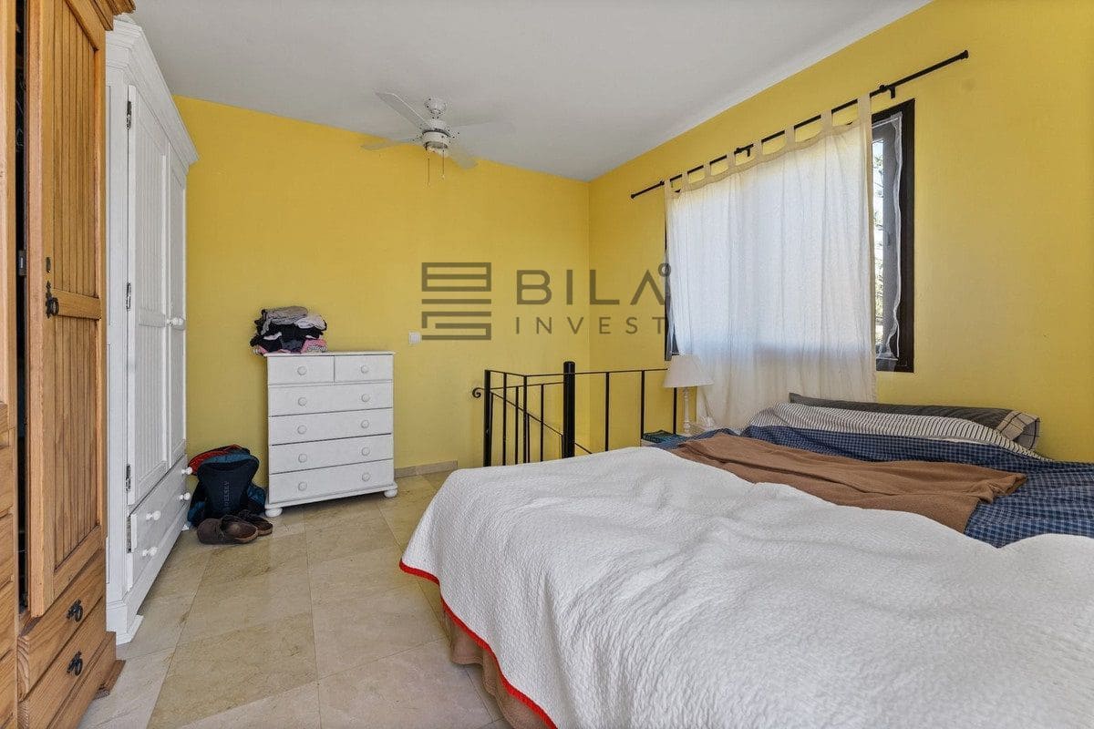 3 bedroom Villa for sale in La Sierrezuela with pool garage - € 649,000 (Ref: 9714420)