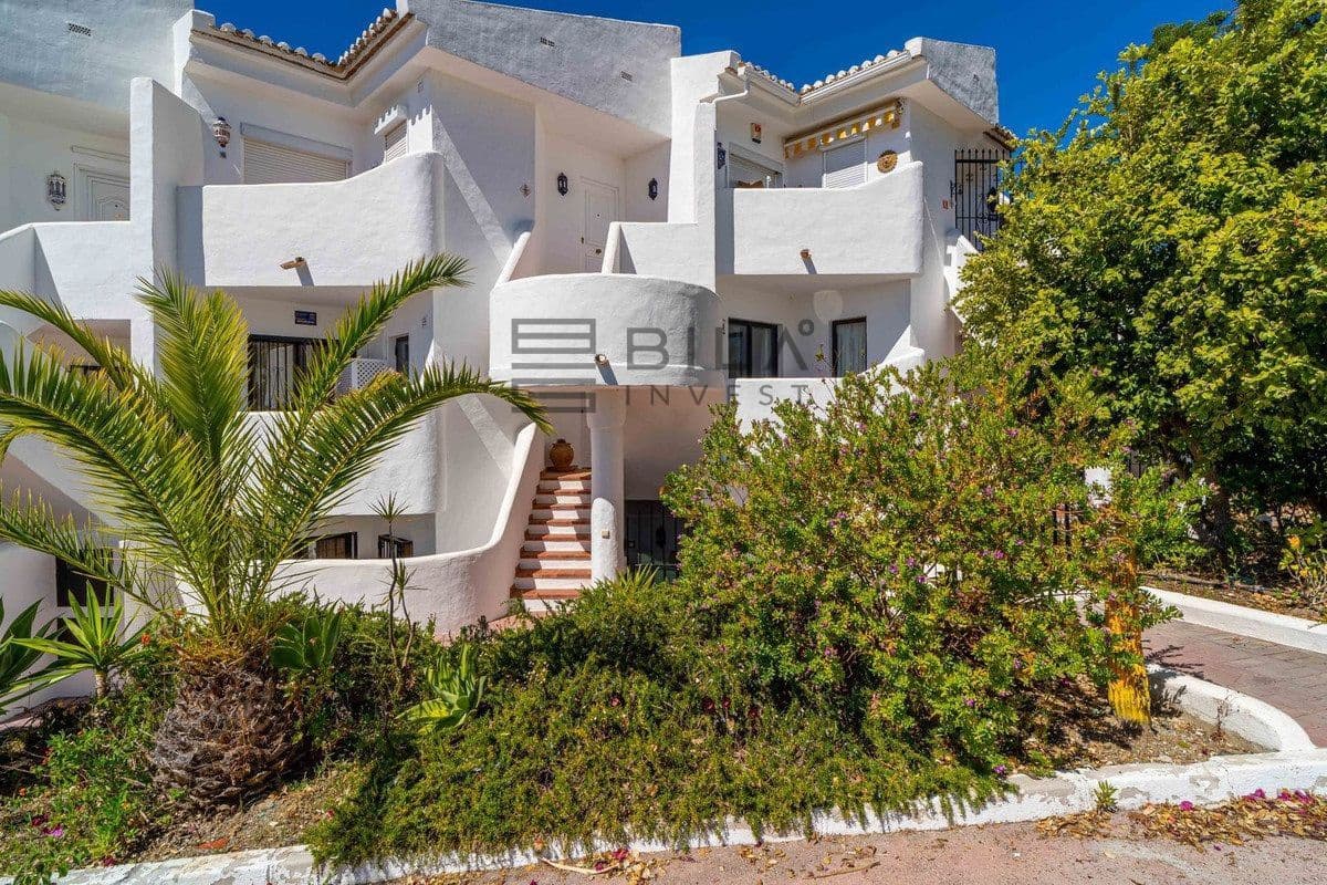 Piso de 2 habitaciones en Calahonda en venta con piscina garaje - 339.000 € (Ref: 9730511)