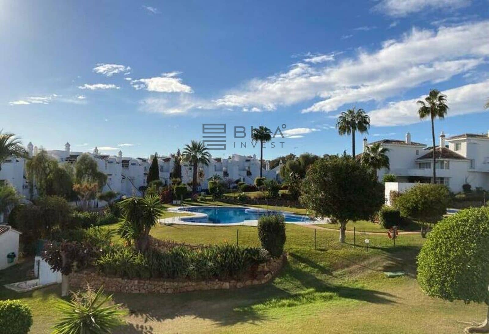 Piso de 2 habitaciones en Calahonda en venta con piscina garaje - 339.000 € (Ref: 9730511)