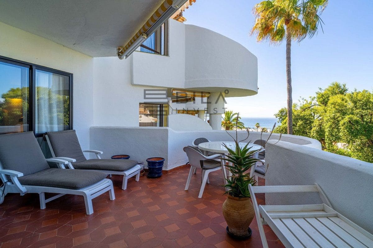 Piso de 2 habitaciones en Calahonda en venta con piscina garaje - 339.000 € (Ref: 9730511)