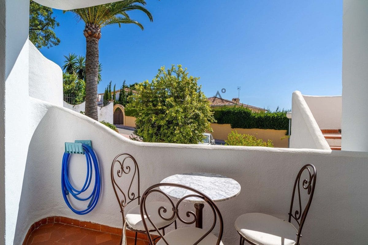 Piso de 2 habitaciones en Calahonda en venta con piscina garaje - 339.000 € (Ref: 9730511)