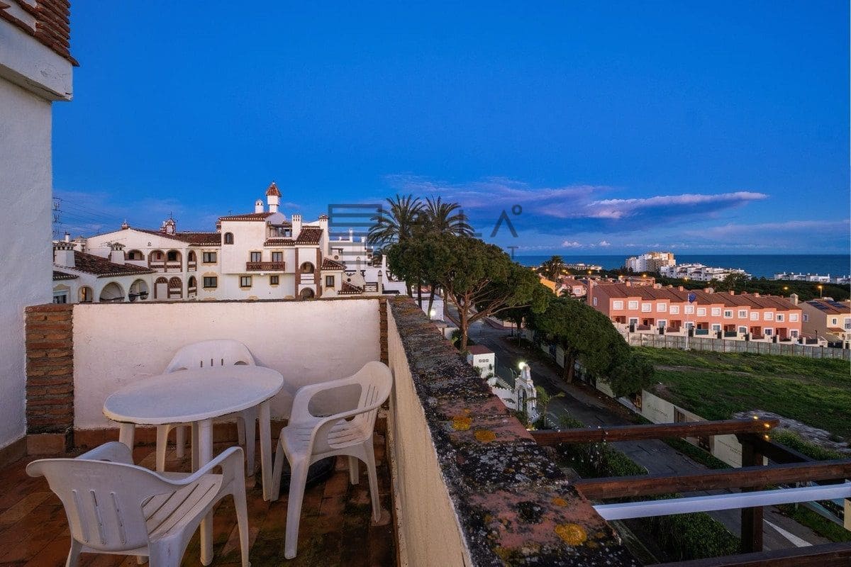 2 soveværelse Penthouse til salg i Calahonda med swimmingpool - € 325.000 (Ref: 9730512)