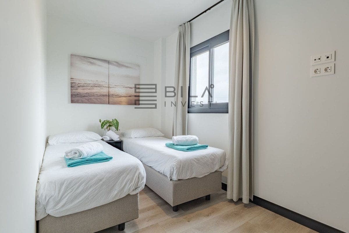 3 bedroom Flat for sale in Mijas Costa with pool garage - € 450,000 (Ref: 9730513)