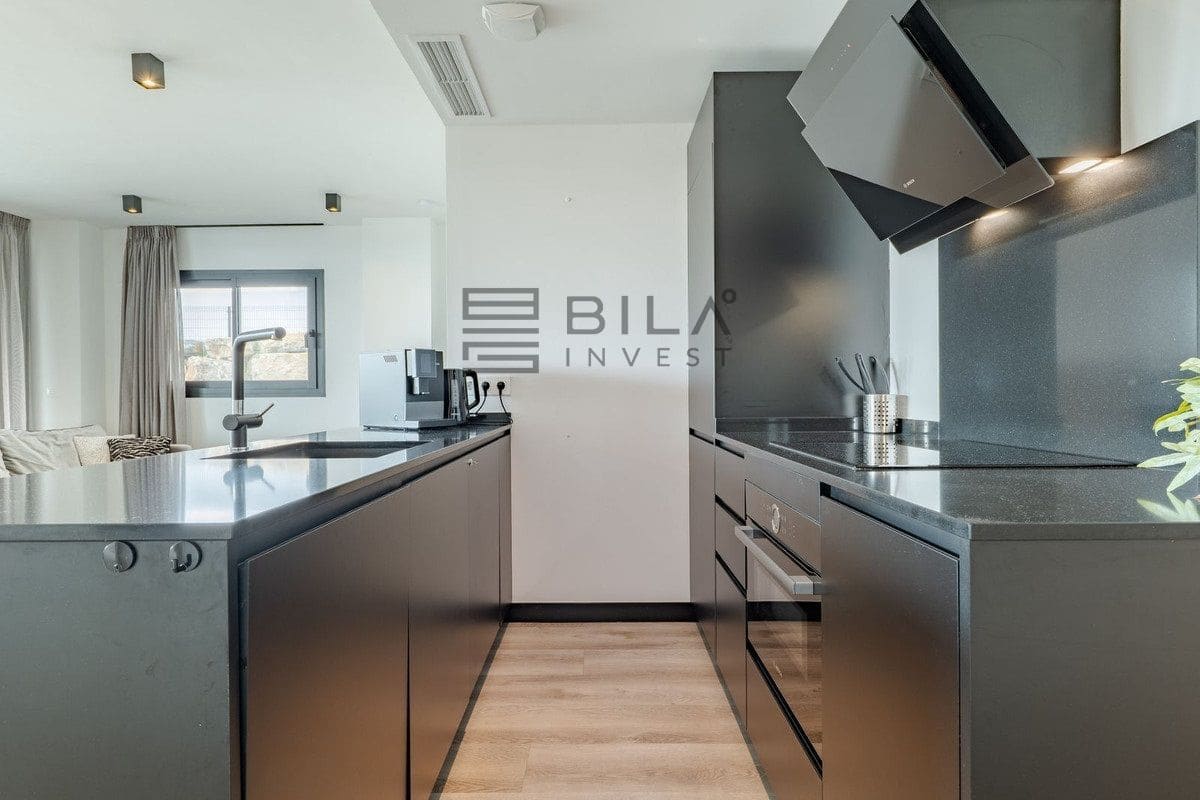 3 bedroom Flat for sale in Mijas Costa with pool garage - € 450,000 (Ref: 9730513)