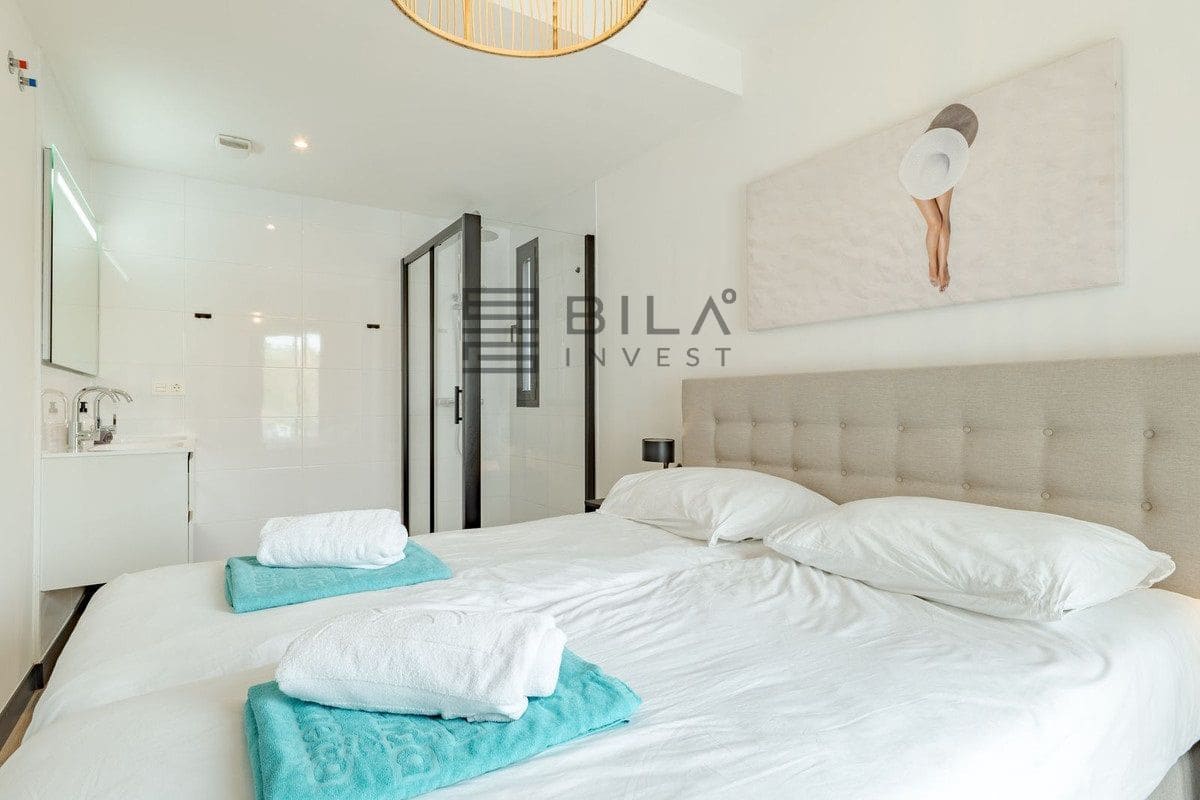 3 bedroom Flat for sale in Mijas Costa with pool garage - € 450,000 (Ref: 9730513)