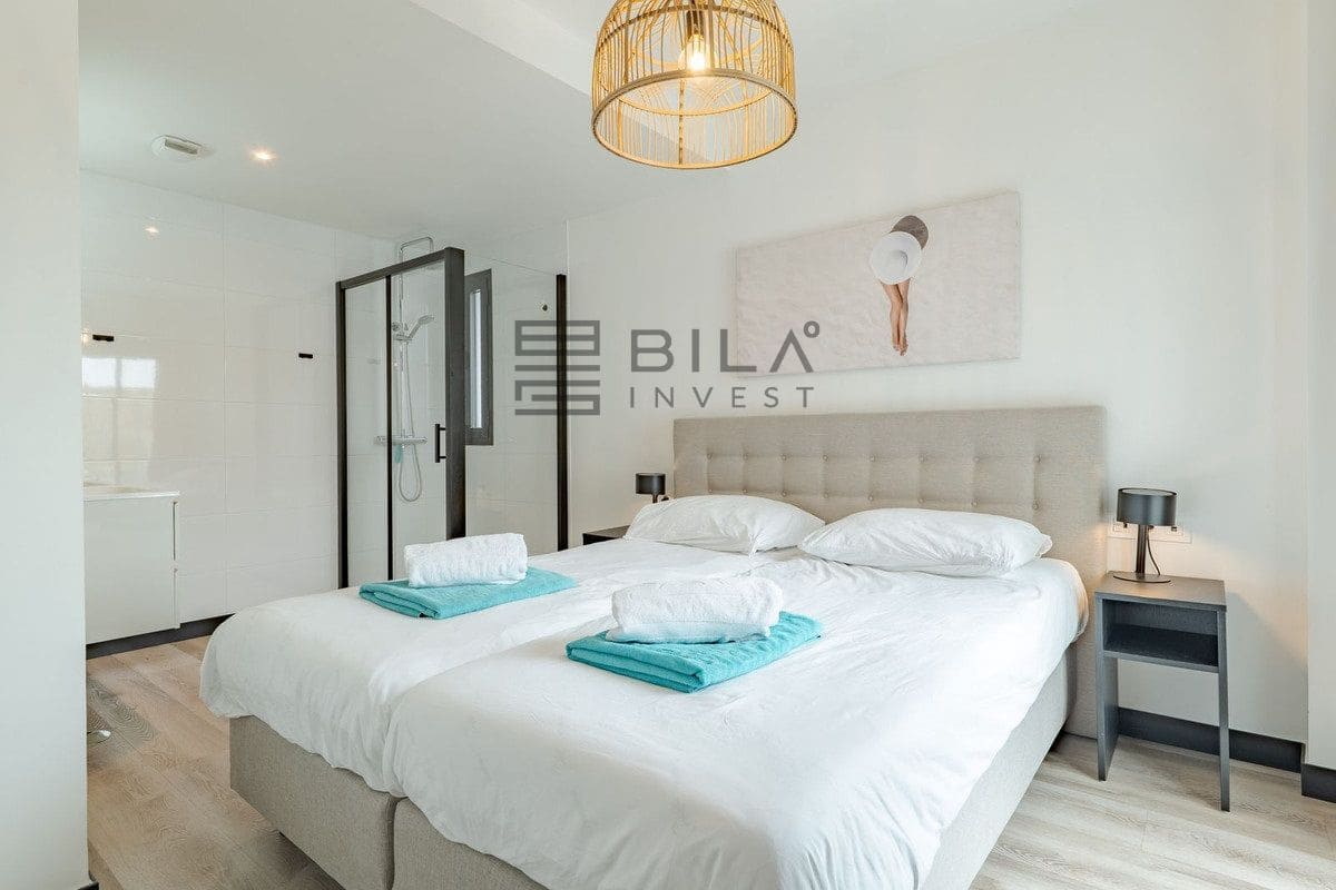 3 bedroom Flat for sale in Mijas Costa with pool garage - € 450,000 (Ref: 9730513)