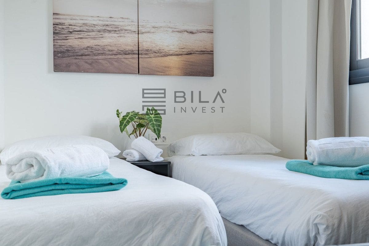 3 bedroom Flat for sale in Mijas Costa with pool garage - € 450,000 (Ref: 9730513)