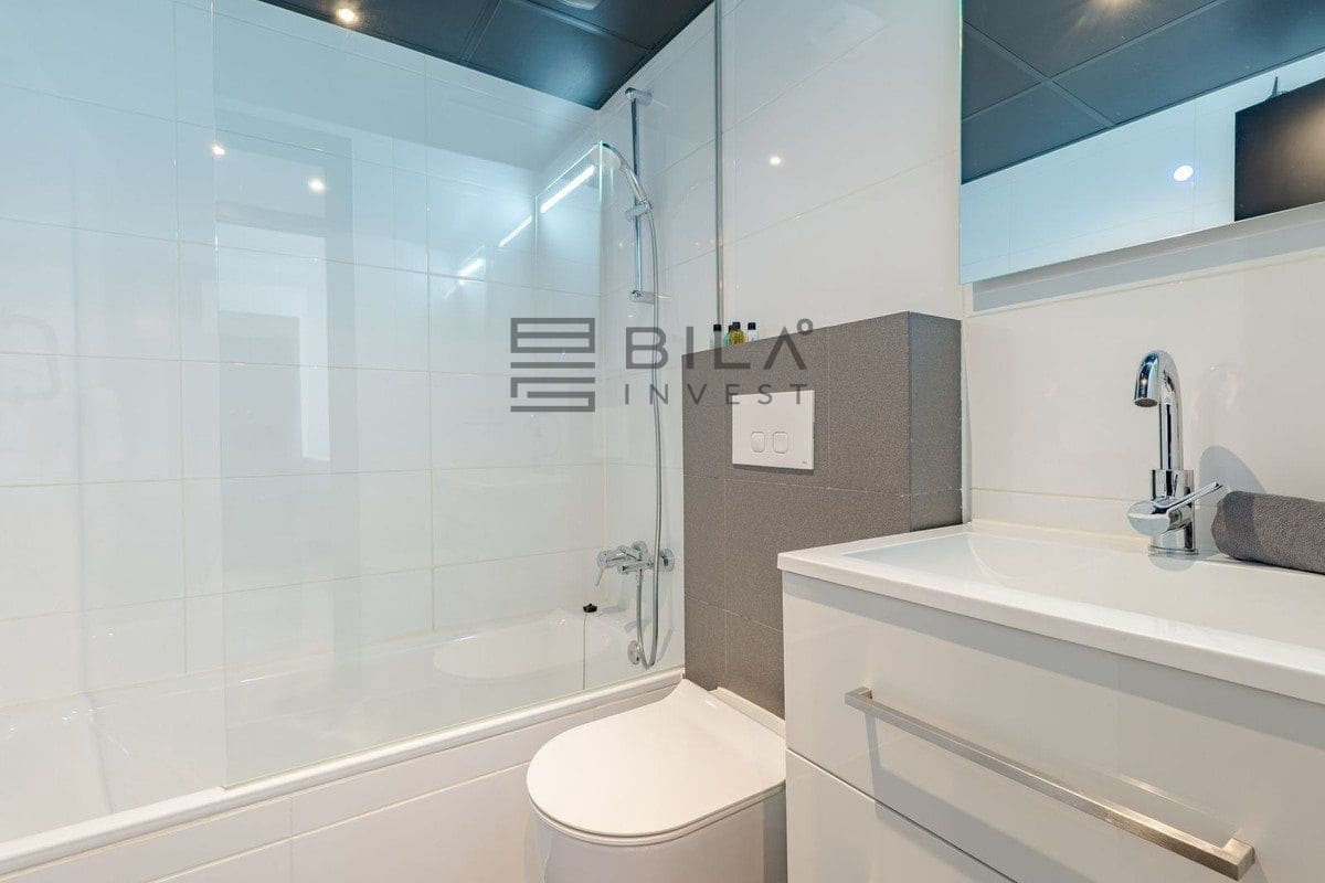 3 bedroom Flat for sale in Mijas Costa with pool garage - € 450,000 (Ref: 9730513)