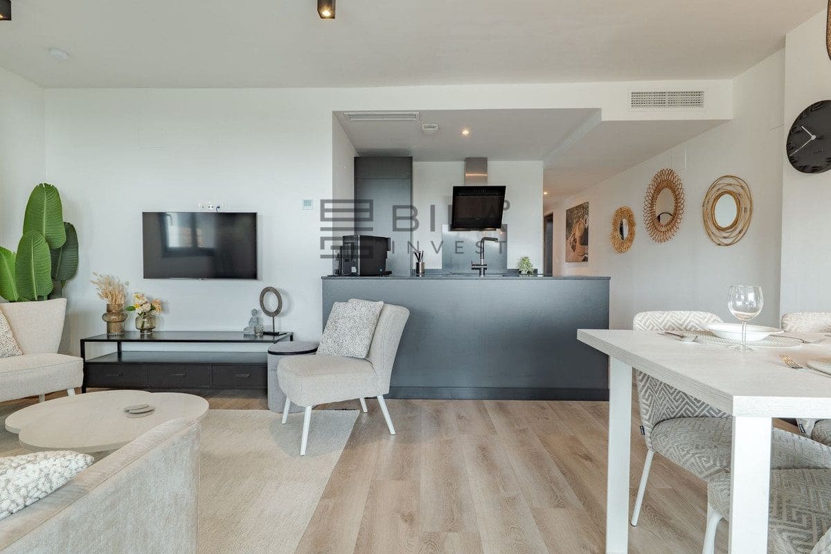 3 bedroom Flat for sale in Mijas Costa with pool garage - € 450,000 (Ref: 9730513)