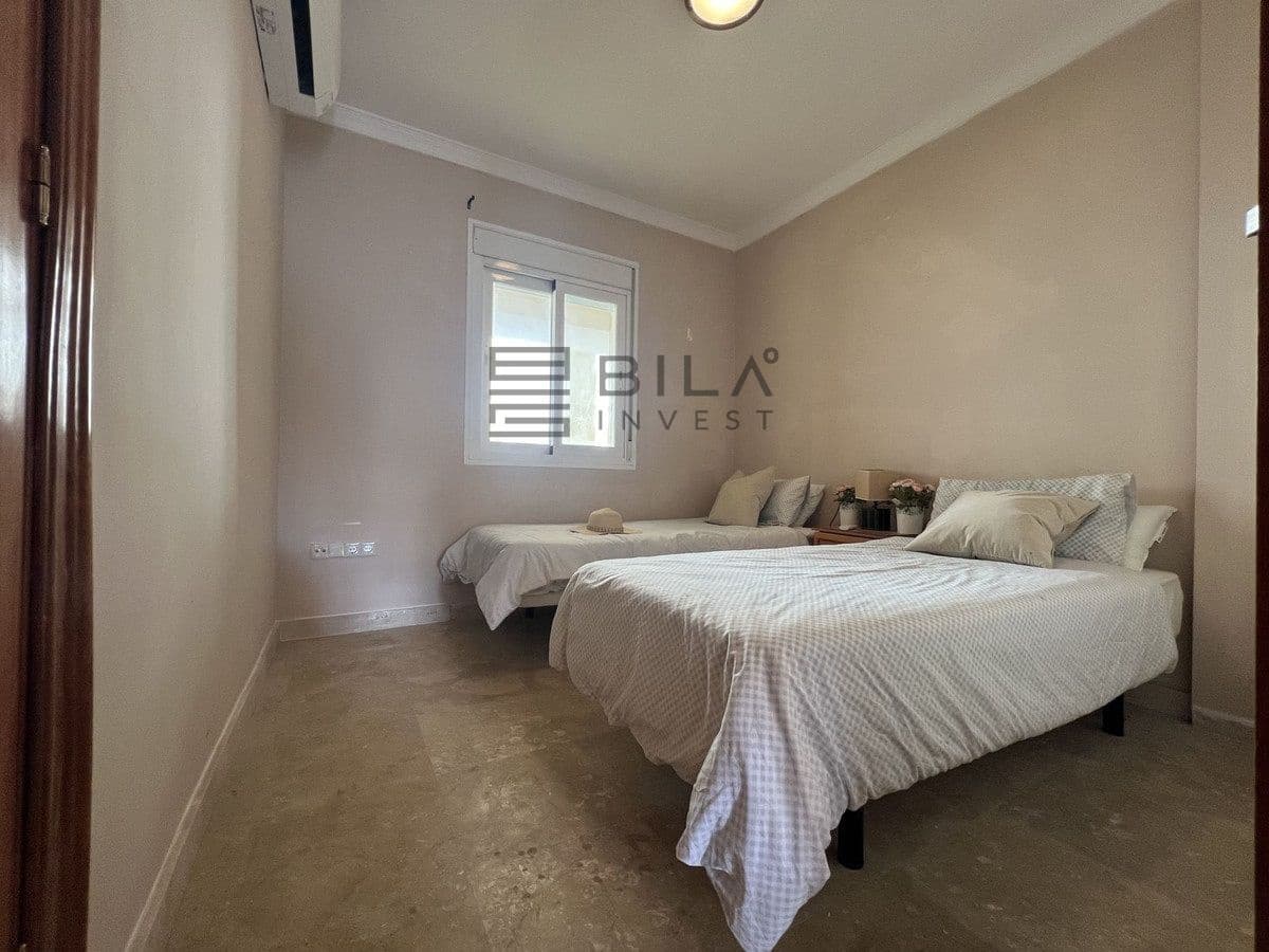 2 bedroom Flat for sale in La Cala Hills with pool garage - € 299,900 (Ref: 9730514)