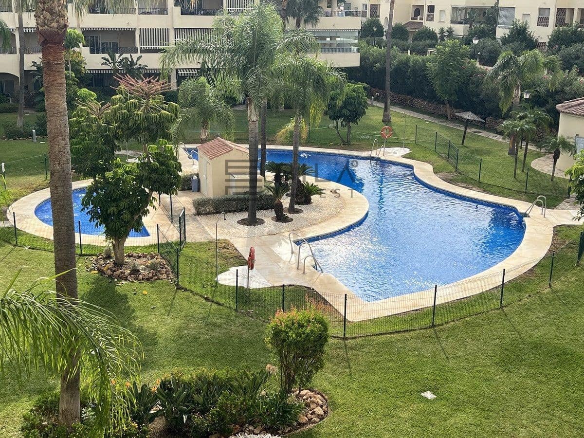 2 bedroom Flat for sale in La Cala Hills with pool garage - € 299,900 (Ref: 9730514)