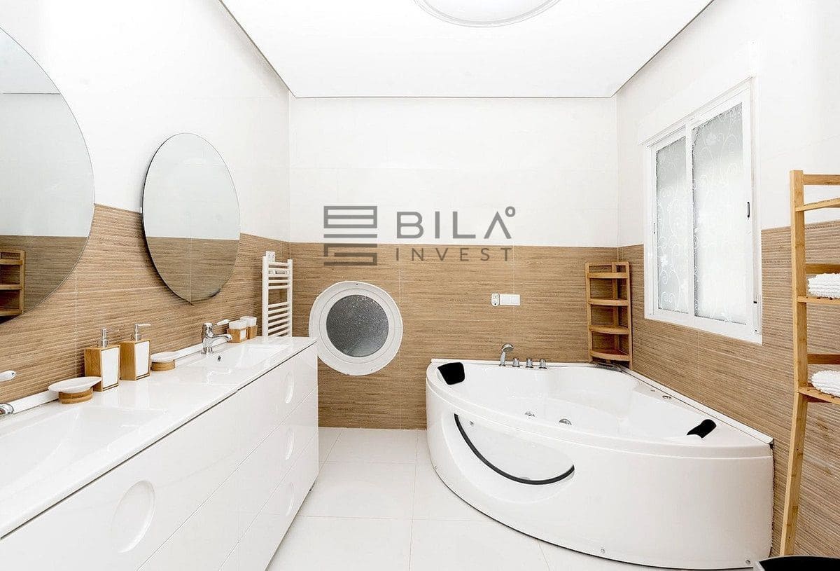 6 soveværelse Villa til salg i Benalmadena med swimmingpool garage - € 1.495.000 (Ref: 9730515)