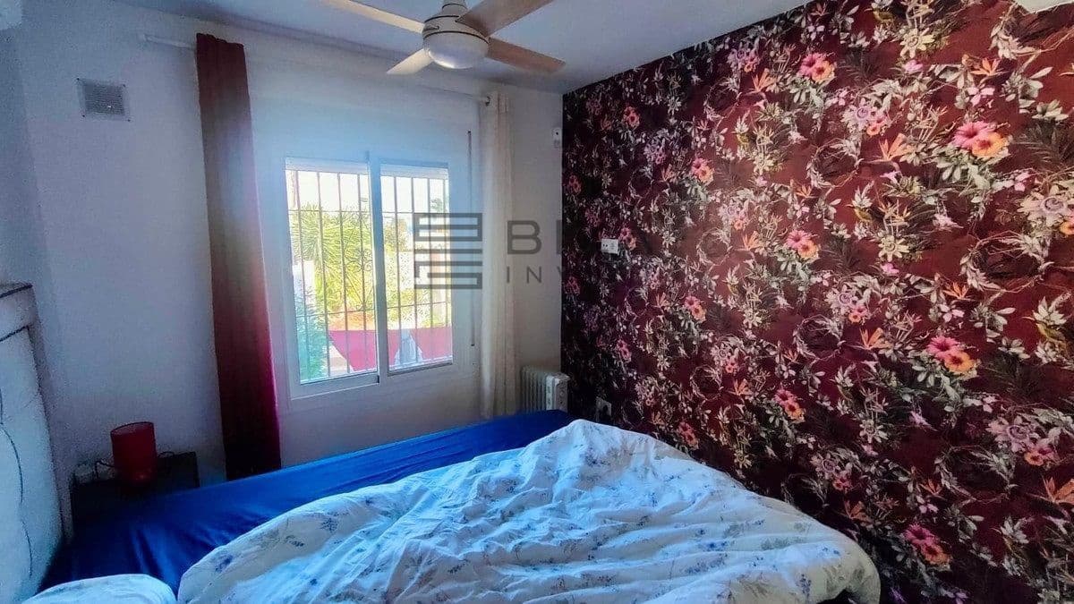 3 bedroom Flat for sale in El Faro with pool garage - € 290,000 (Ref: 9730516)