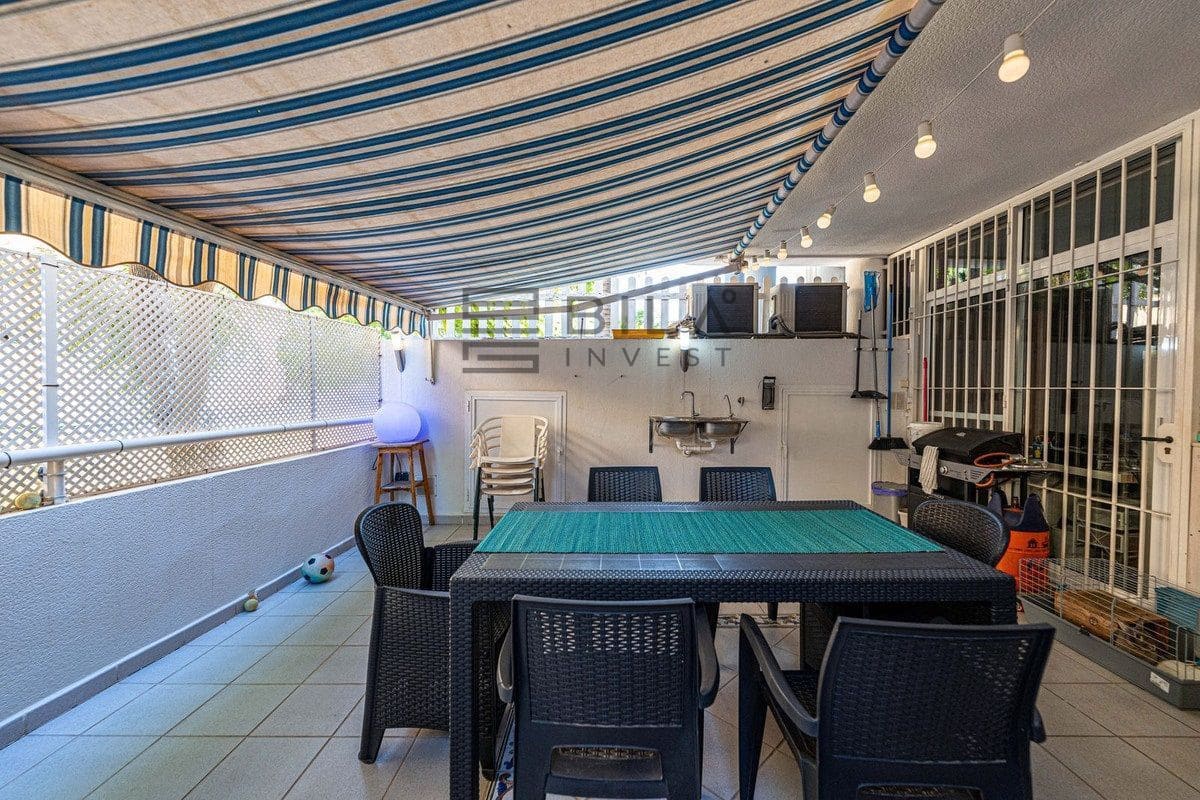 2 makuuhuone Asunto myytävänä paikassa Fuengirola mukana uima-altaan 
autotalli - 299 000 € (Ref: 9737751)