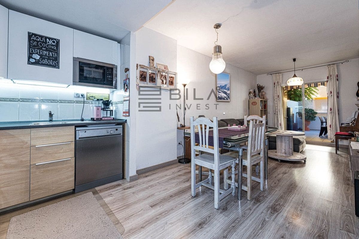 2 makuuhuone Asunto myytävänä paikassa Fuengirola mukana uima-altaan 
autotalli - 299 000 € (Ref: 9737751)