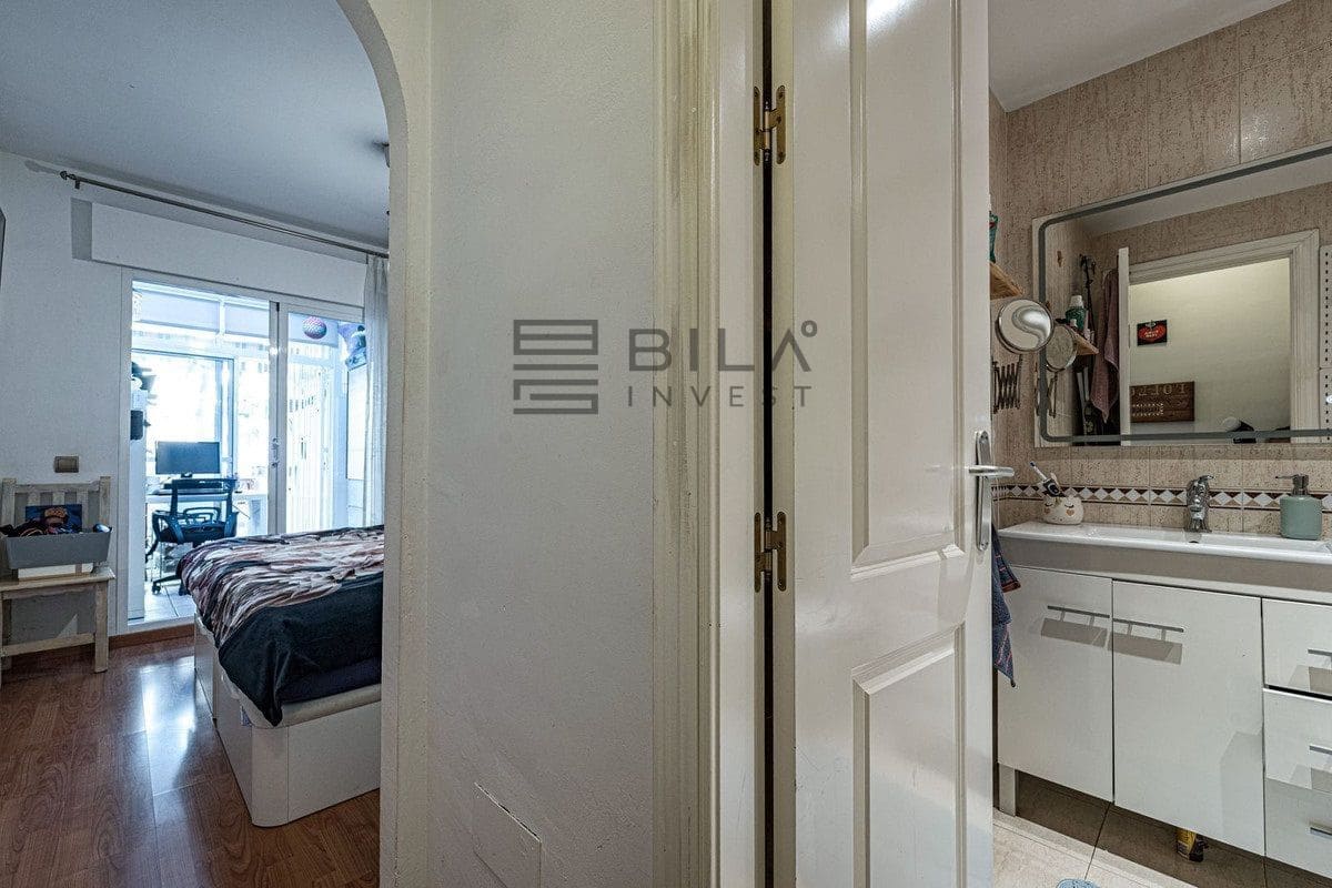 2 makuuhuone Asunto myytävänä paikassa Fuengirola mukana uima-altaan 
autotalli - 299 000 € (Ref: 9737751)