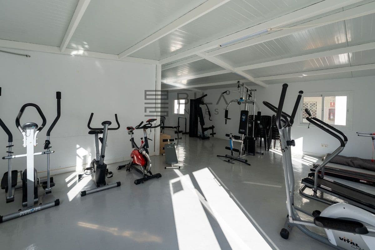 2 makuuhuone Asunto myytävänä paikassa Fuengirola mukana uima-altaan 
autotalli - 299 000 € (Ref: 9737751)