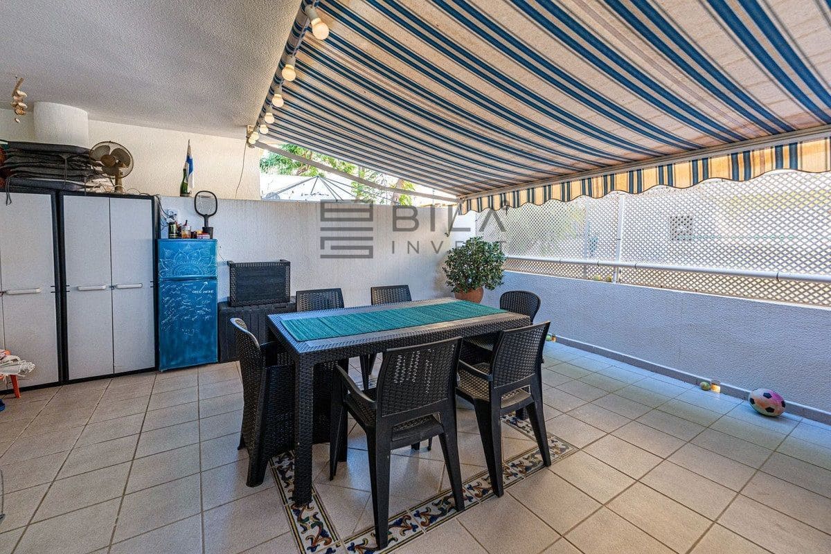 2 makuuhuone Asunto myytävänä paikassa Fuengirola mukana uima-altaan 
autotalli - 299 000 € (Ref: 9737751)