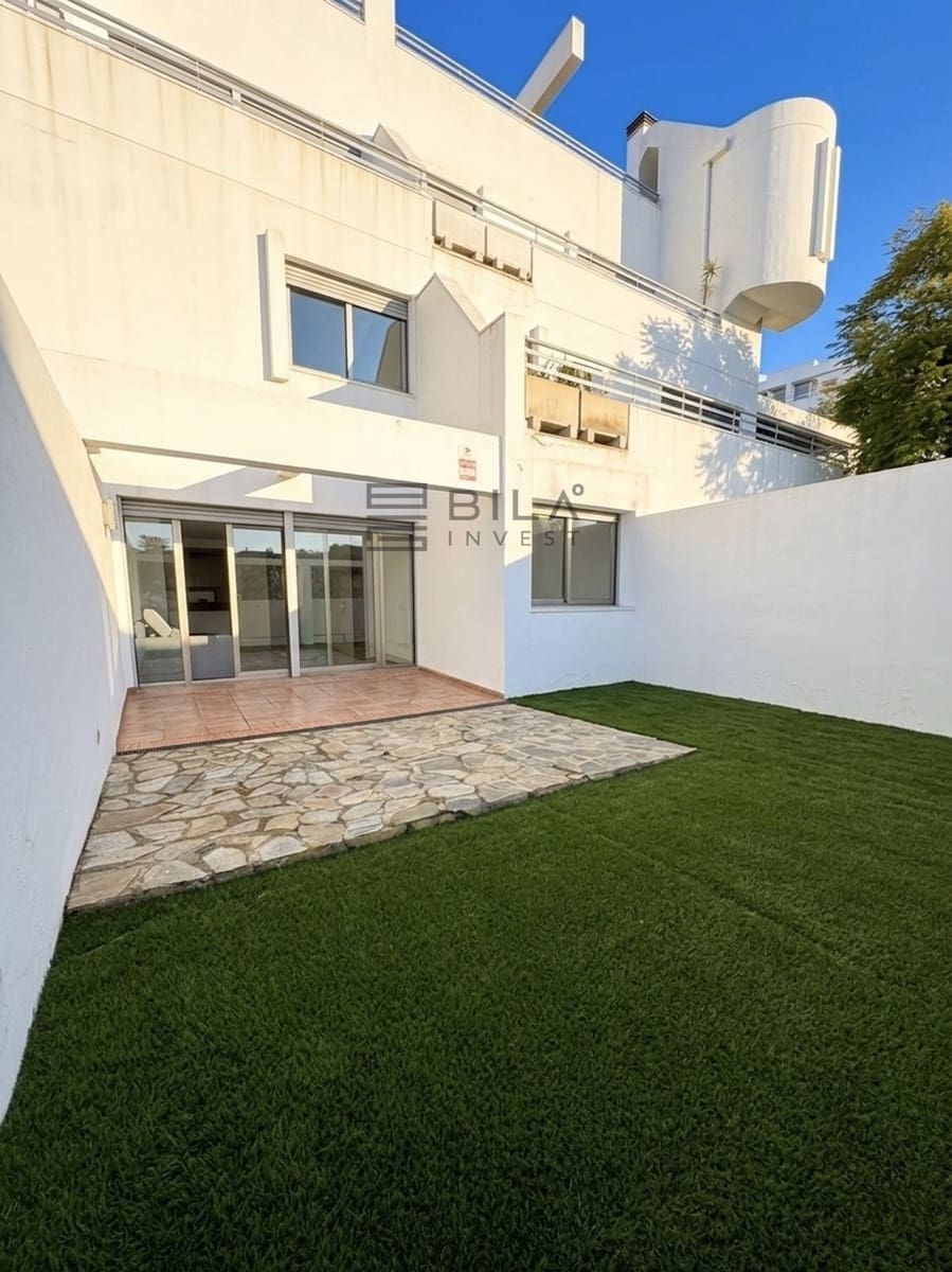 1 bedroom Flat for sale in La Cala de Mijas with pool garage - € 255,000 (Ref: 9737752)