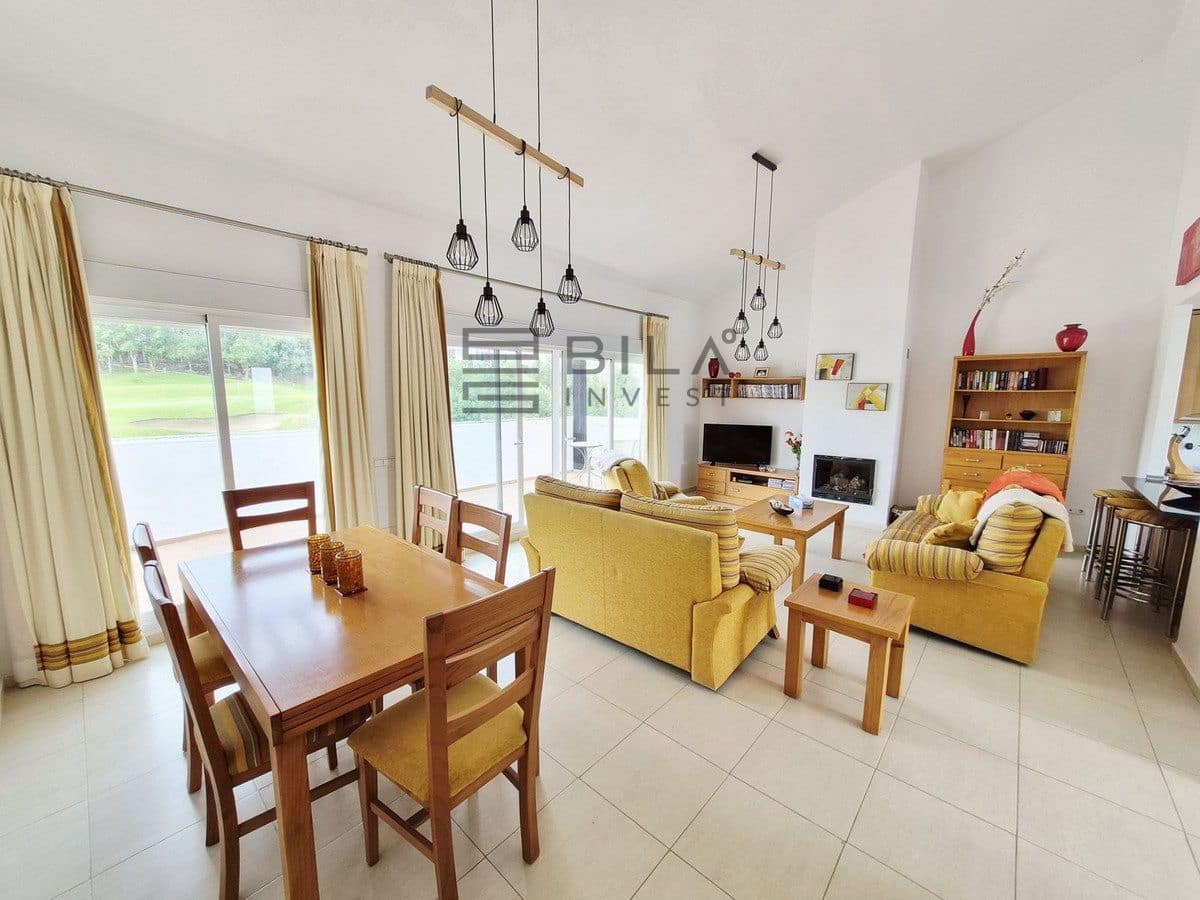 Ático de 3 habitaciones en Miraflores en venta con piscina - 450.000 € (Ref: 9737754)