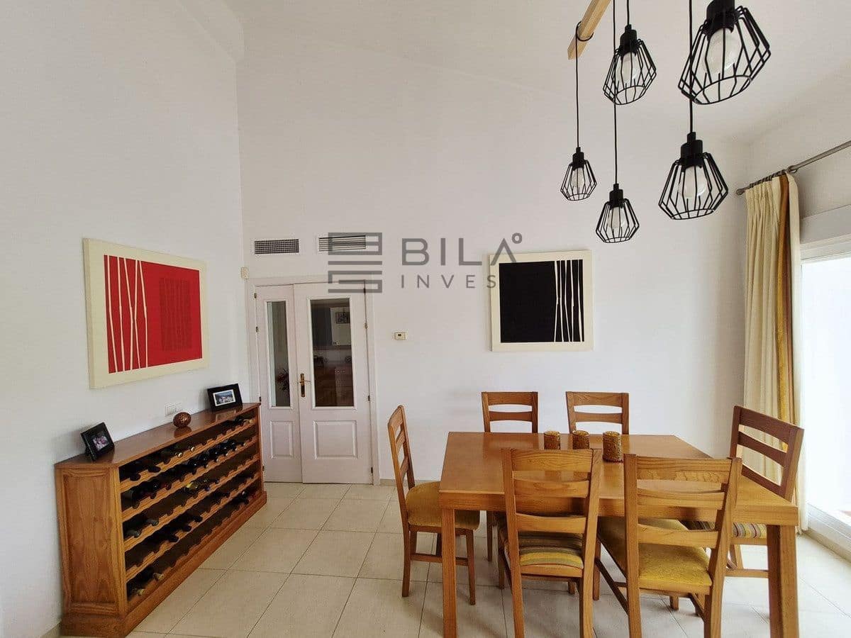 Ático de 3 habitaciones en Miraflores en venta con piscina - 450.000 € (Ref: 9737754)