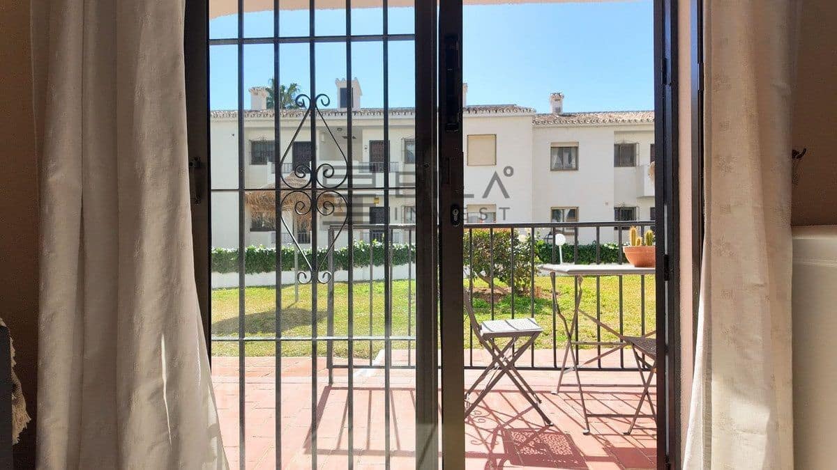 2 Zimmer Wohnung zu verkaufen in El Faro mit Pool - 258.000 € (Ref: 9737757)