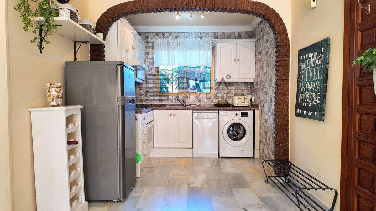 2 Zimmer Wohnung zu verkaufen in El Faro mit Pool - 258.000 € (Ref: 9737757)