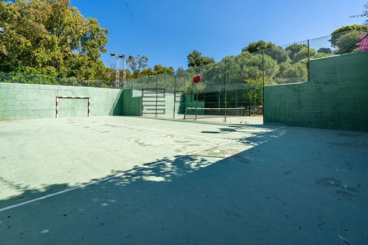 Piso de 2 habitaciones en Calahonda en venta con piscina garaje - 334.000 € (Ref: 9737760)