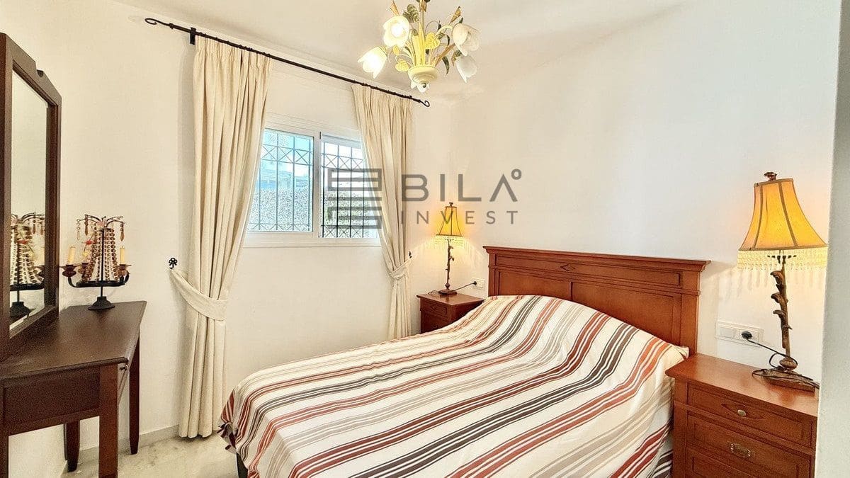 Piso de 2 habitaciones en Calahonda en venta con piscina garaje - 334.000 € (Ref: 9737760)