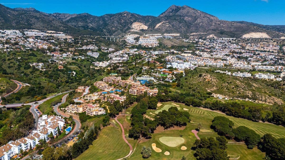 2 quarto Penthouse para venda em Torrequebrada com piscina - 525 000 € (Ref: 9737762)